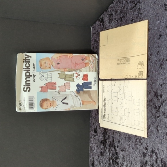 Simplicity 5982 Uncut Kid's Sewing Pattern Sizes A (1/2,1, 2, 3, 4) - Picture 3 of 3